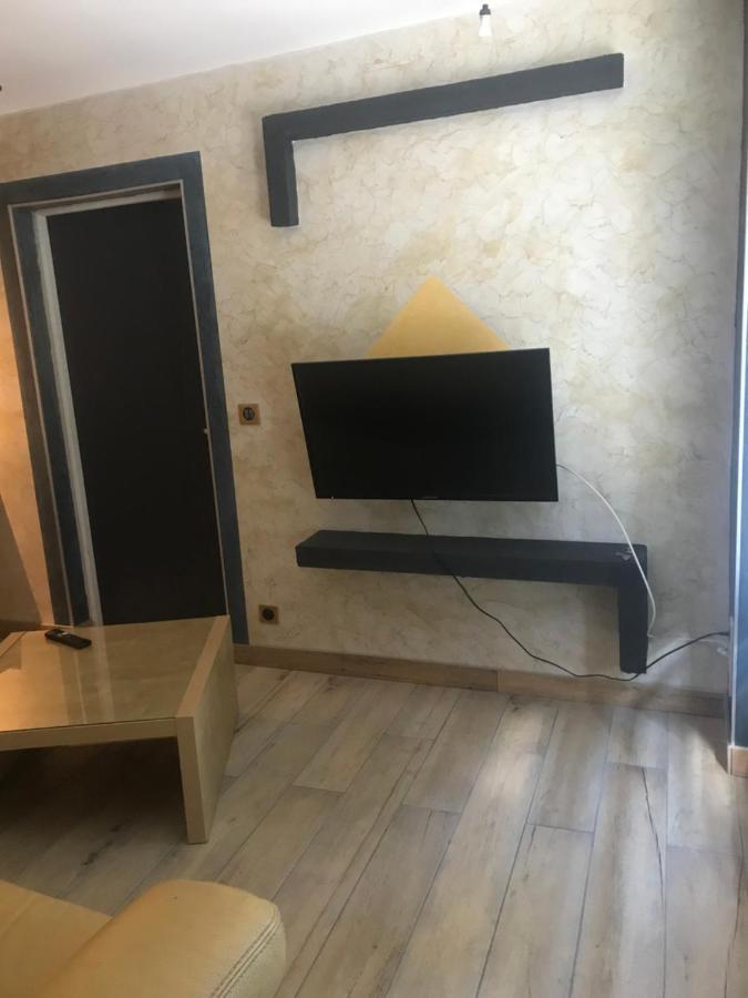 F3 Bord De Loire Complet Apartment Decize Exterior photo